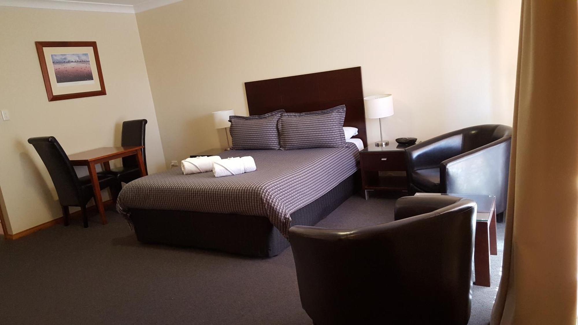 Gateway Motor Inn - Self Check-In Брокен-Хилл Экстерьер фото