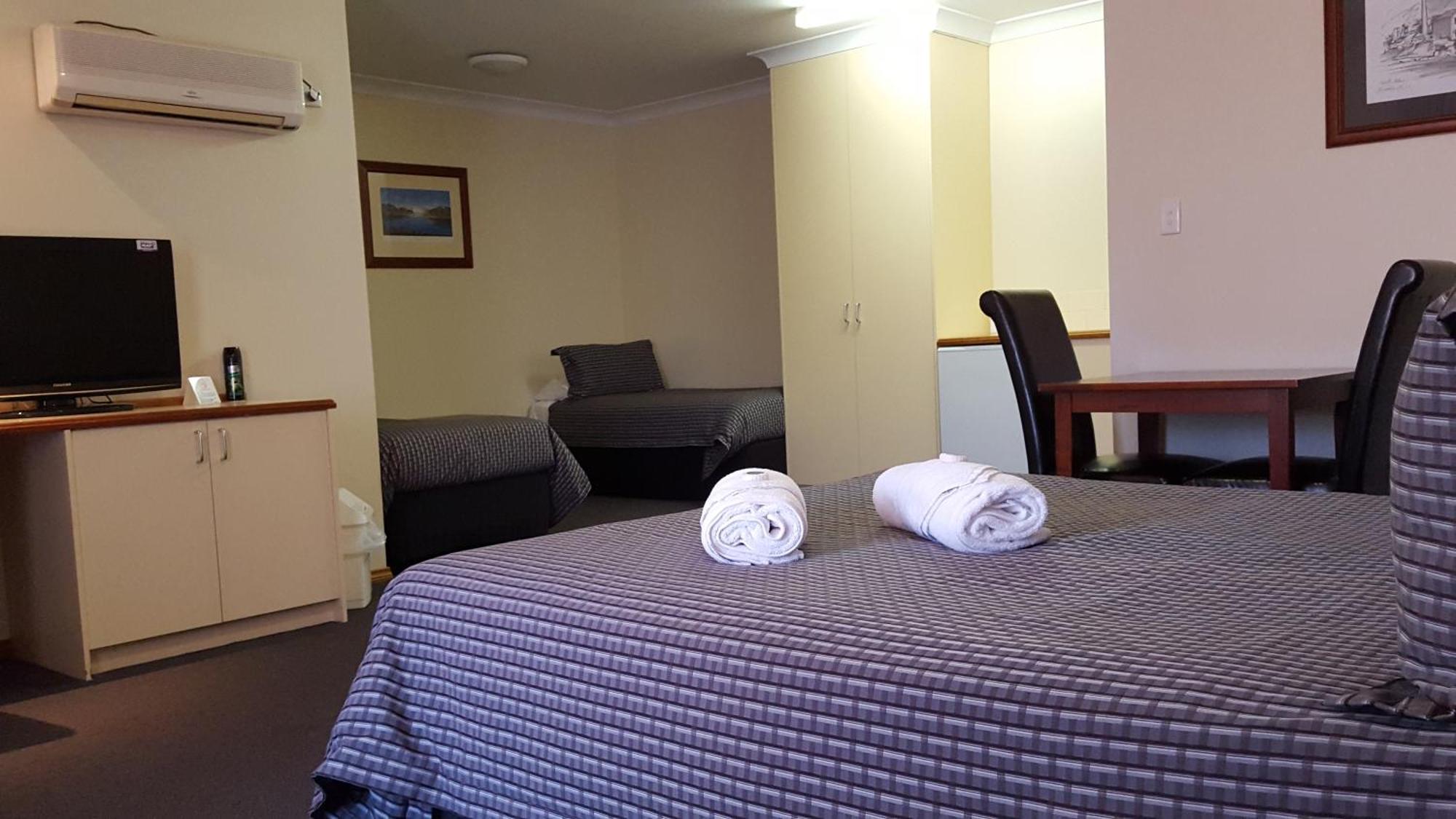 Gateway Motor Inn - Self Check-In Брокен-Хилл Экстерьер фото
