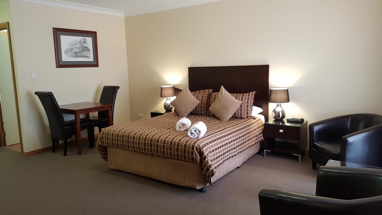 Gateway Motor Inn - Self Check-In Брокен-Хилл Экстерьер фото